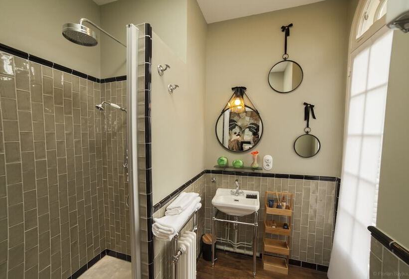 膳宿费 Villa Alecya