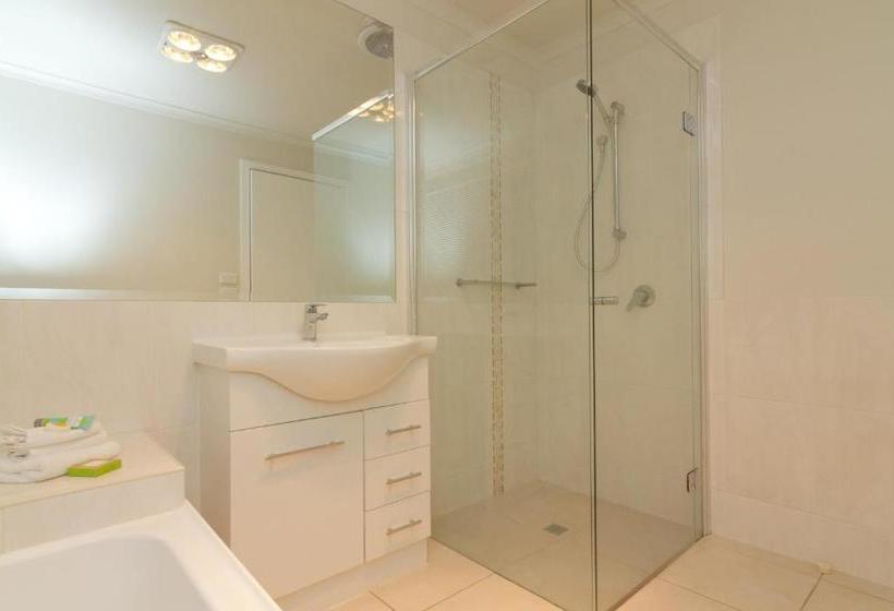 Alrima Lodge, Bright