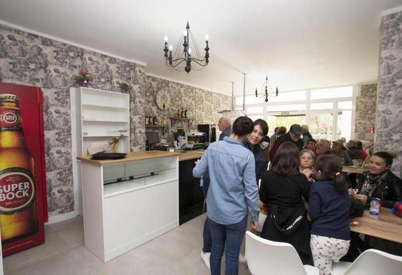 Hostel Albergue O Mesón