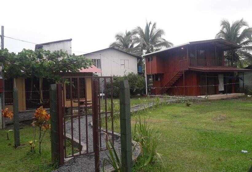 فندق Cabinas Y Tour Aaron Tortuguero