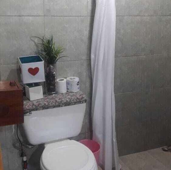 فندق Cabinas Y Tour Aaron Tortuguero