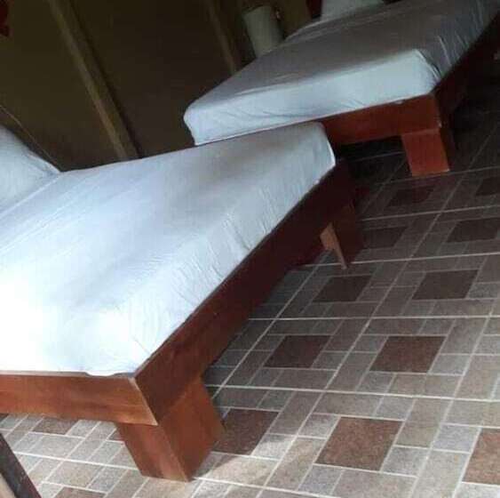 호텔 Cabinas Y Tour Aaron Tortuguero