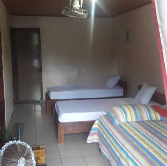 호텔 Cabinas Y Tour Aaron Tortuguero