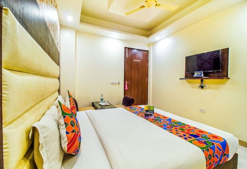 호텔 Fab Raj Palace