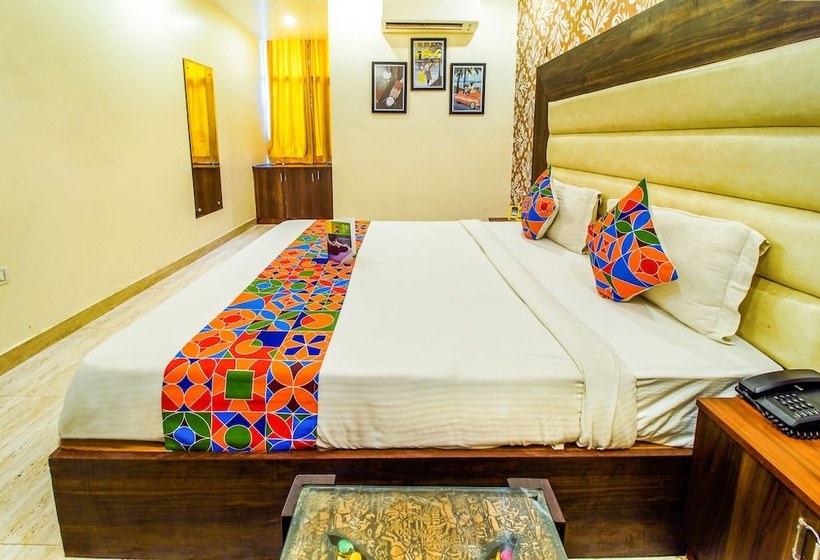 호텔 Fab Raj Palace