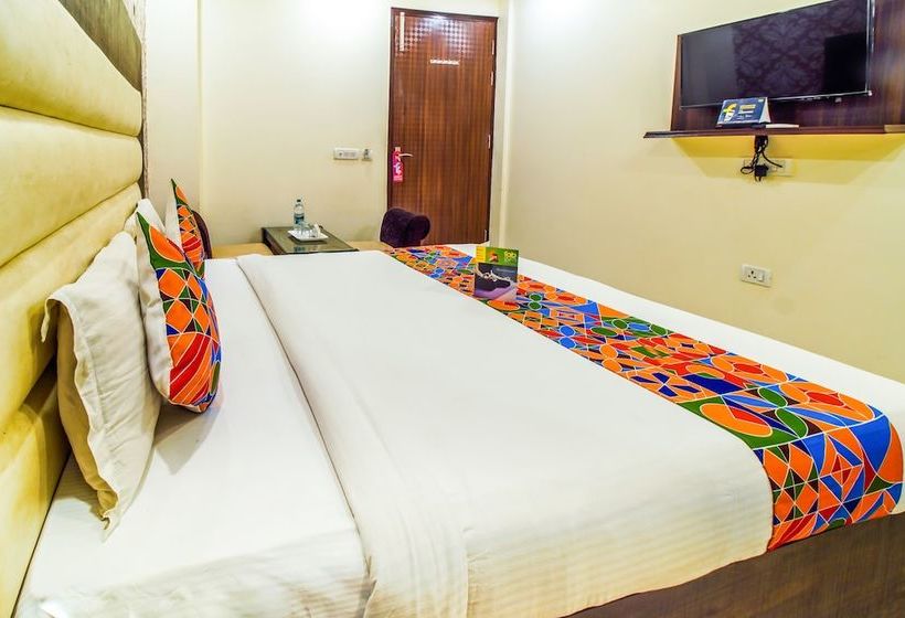 호텔 Fab Raj Palace