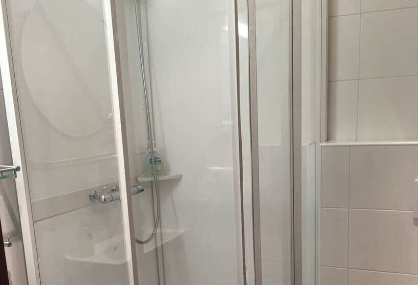 هتل North Star Apartments In Rif   Hostel