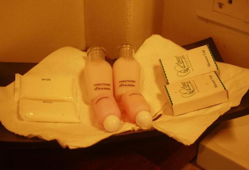 בית מלון כפרי Samui Honey Backpacker Bungalow