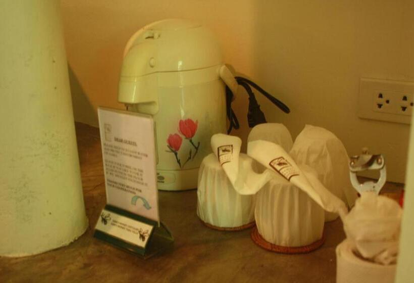 בית מלון כפרי Samui Honey Backpacker Bungalow