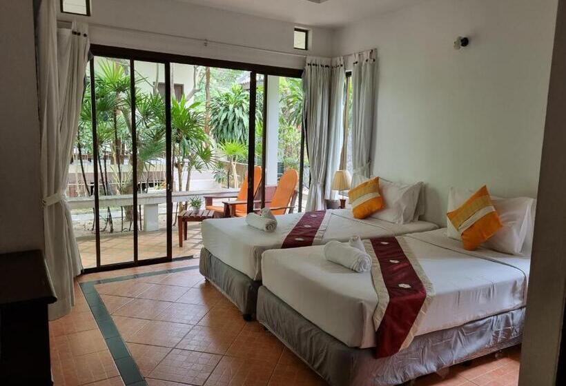 בית מלון כפרי Samui Honey Backpacker Bungalow