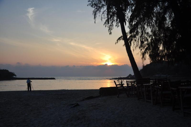 בית מלון כפרי Samui Honey Backpacker Bungalow