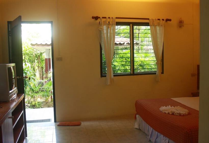 בית מלון כפרי Samui Honey Backpacker Bungalow