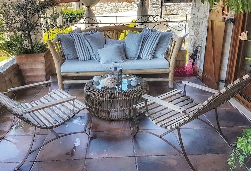 Luxurious Stone House In Elani