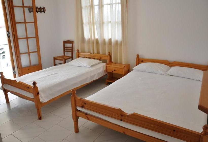 Пансион Gianna S Studios Apartments