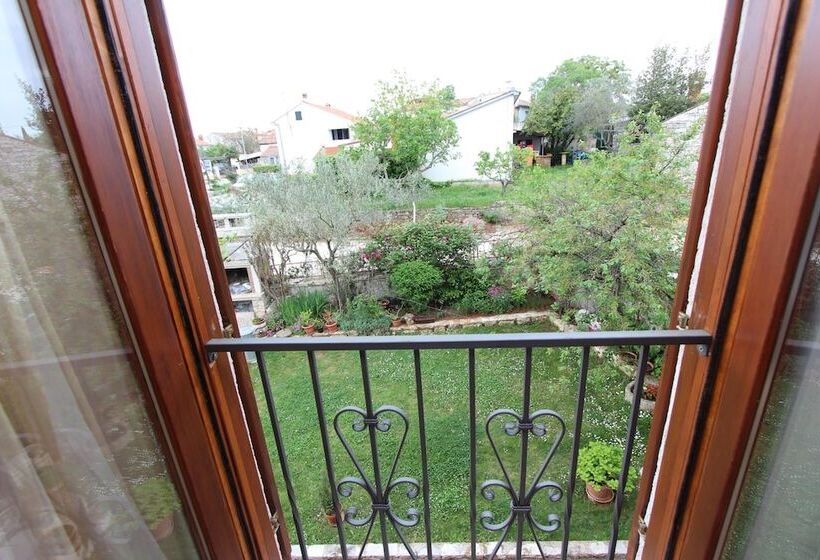 פנסיון Guest House Liliana