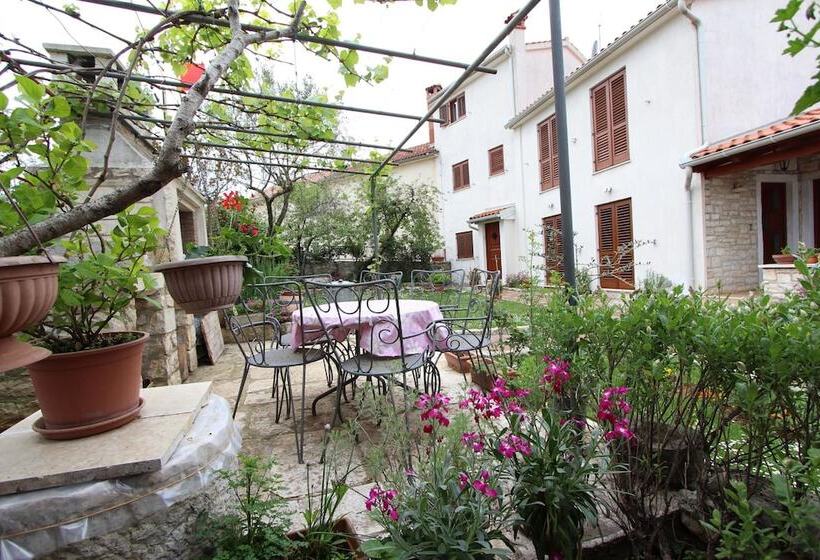 بنسيون Guest House Liliana