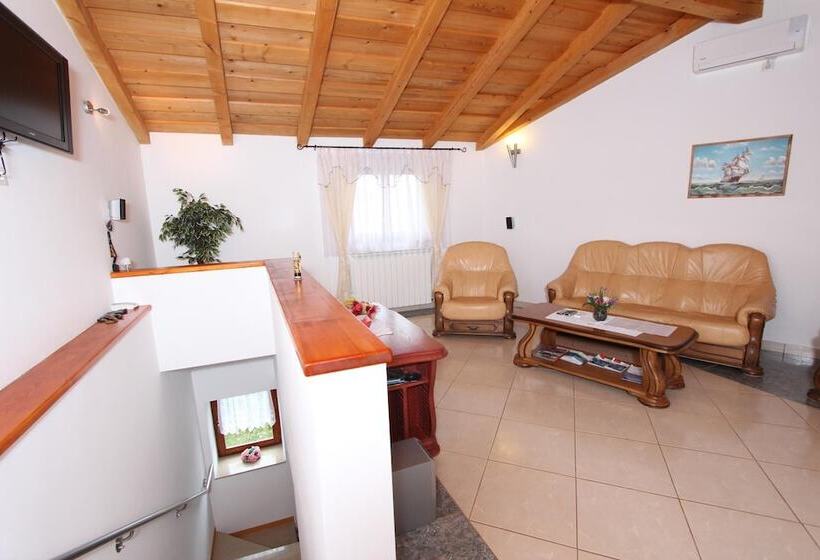 بنسيون Guest House Liliana