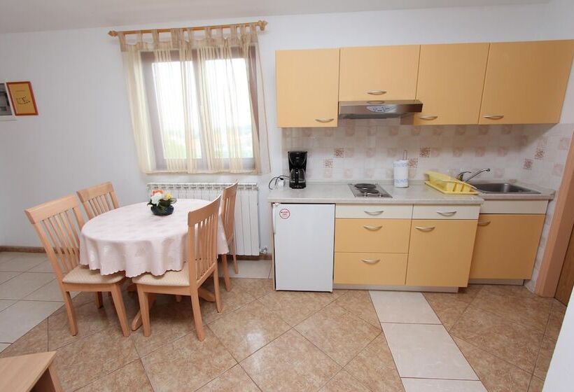 פנסיון Guest House Liliana