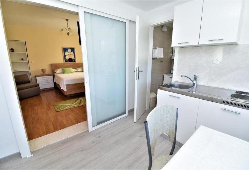 بنسيون Guesthouse Kanjuo