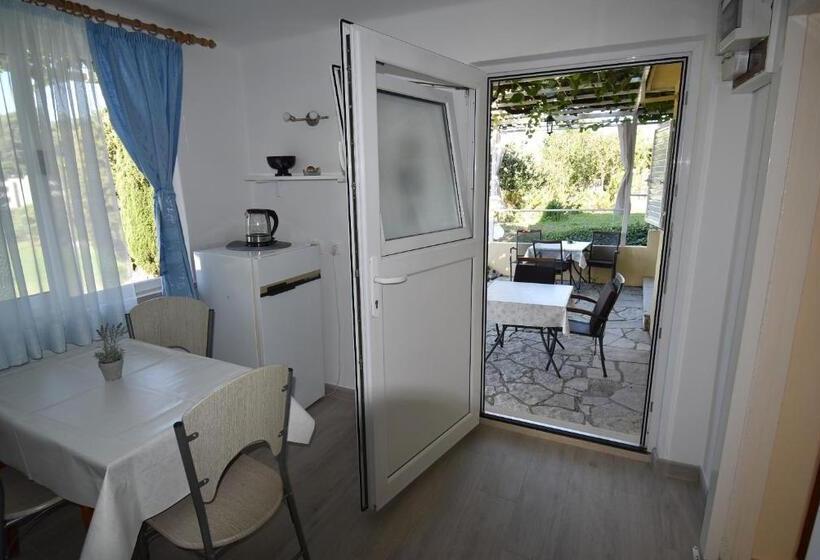 بنسيون Guesthouse Kanjuo