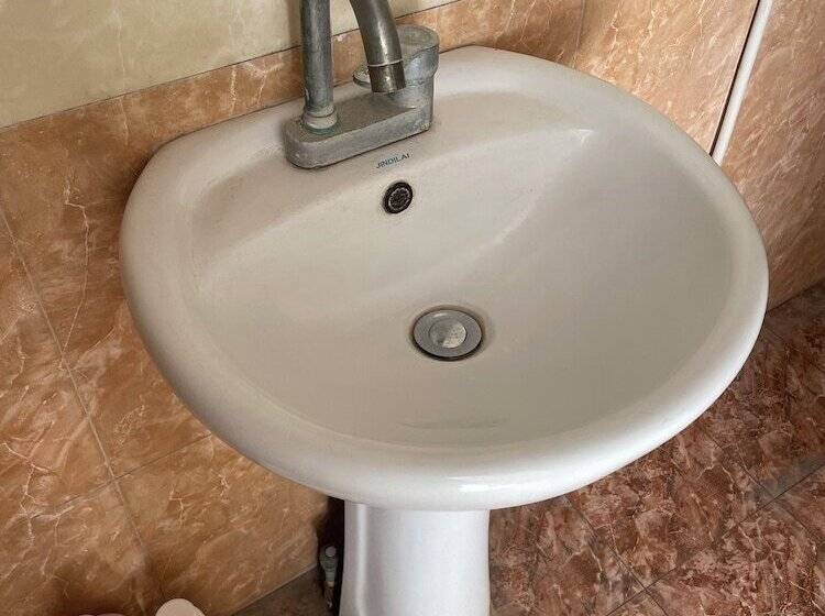 פנסיון Guo House