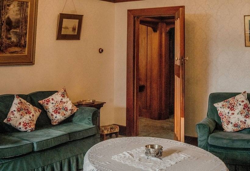 بنسيون Hemsworth Estate