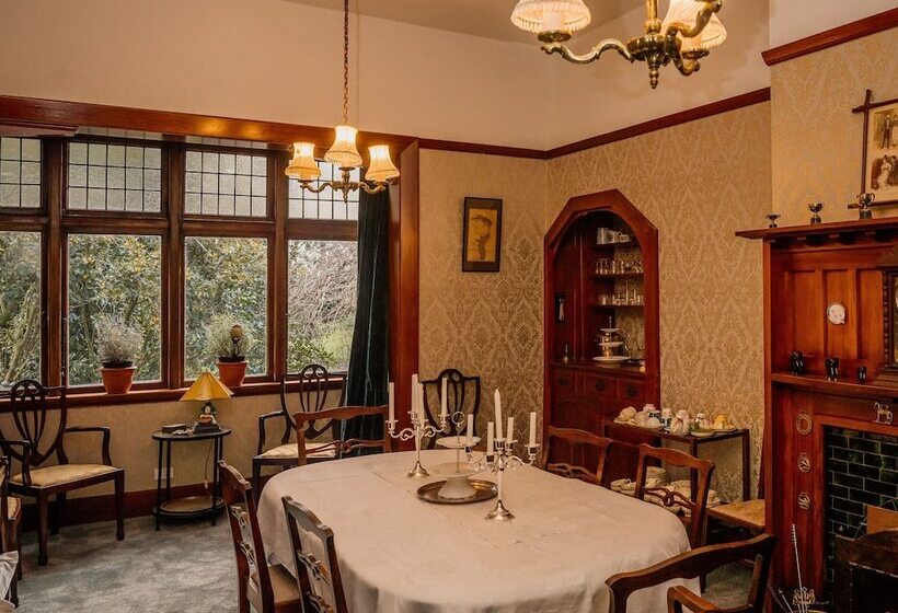 פנסיון Hemsworth Estate