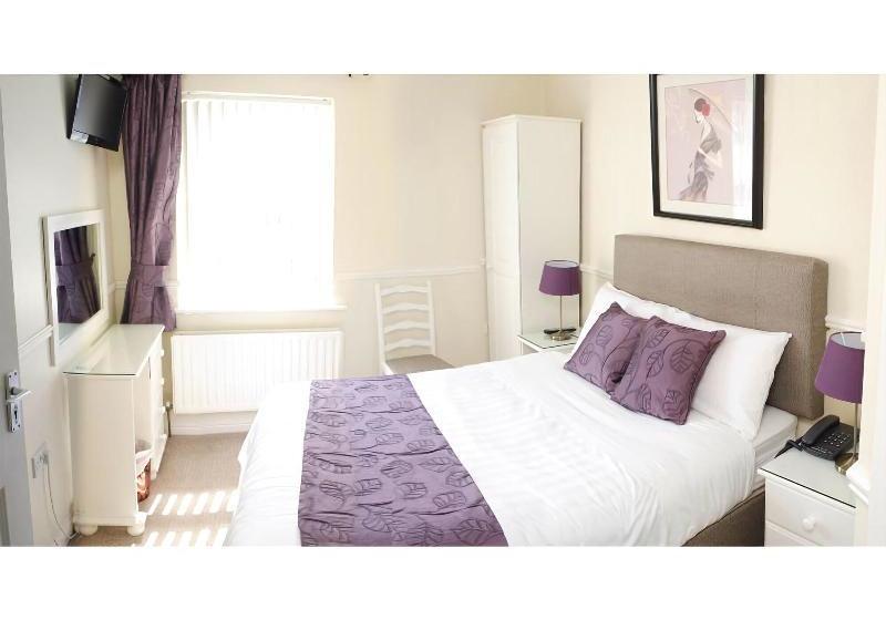 بنسيون Kennys Guest House