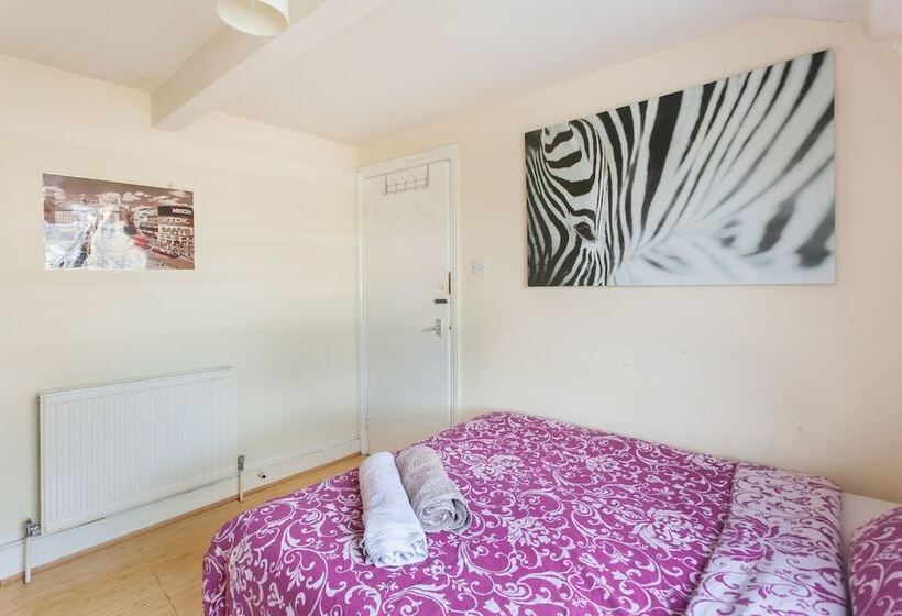 بنسيون Keysan House 5