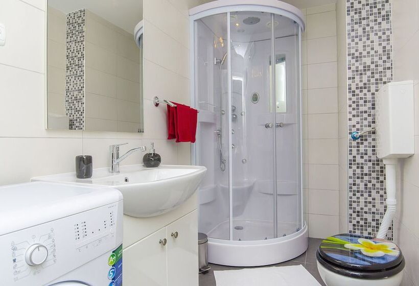 펜션 Luxury Lidija Rooms