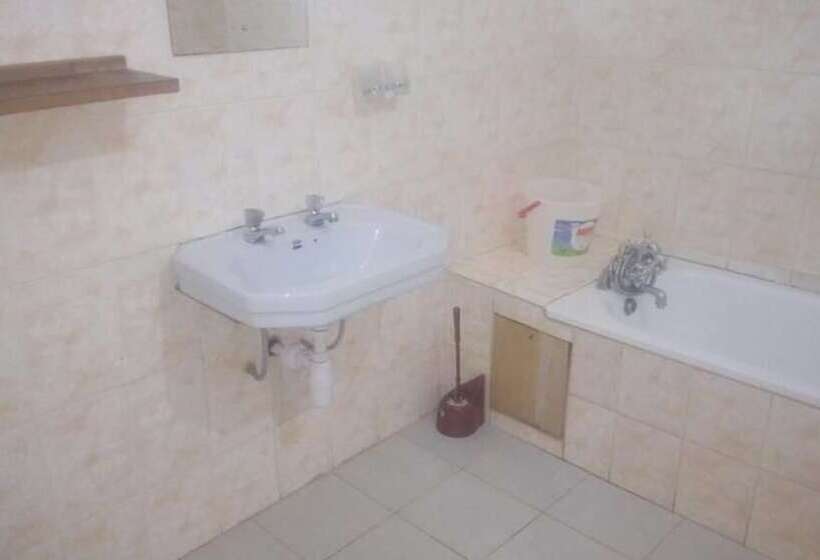 پانسیون Nuel Residence Entebbe