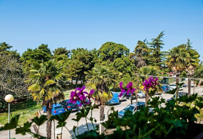 Пансион Rooms Stefania