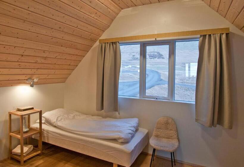 پانسیون Skyrhusid Hi Hostel