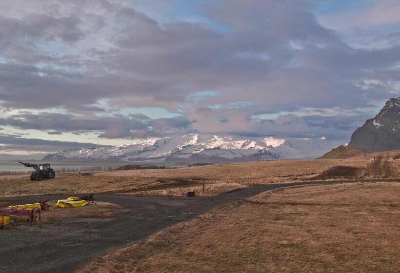 پانسیون Skyrhusid Hi Hostel