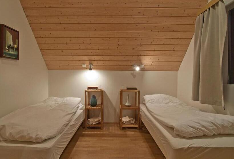 پانسیون Skyrhusid Hi Hostel