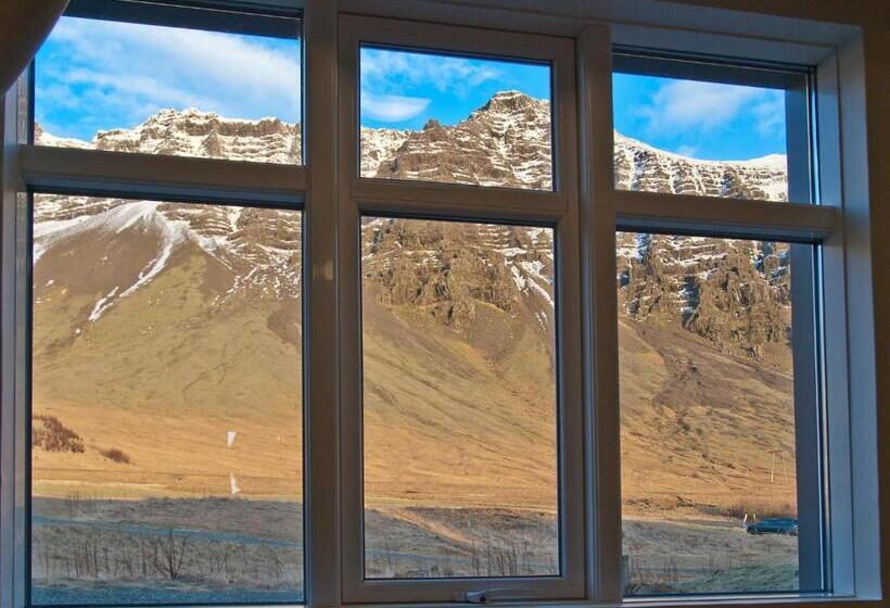 پانسیون Skyrhusid Hi Hostel