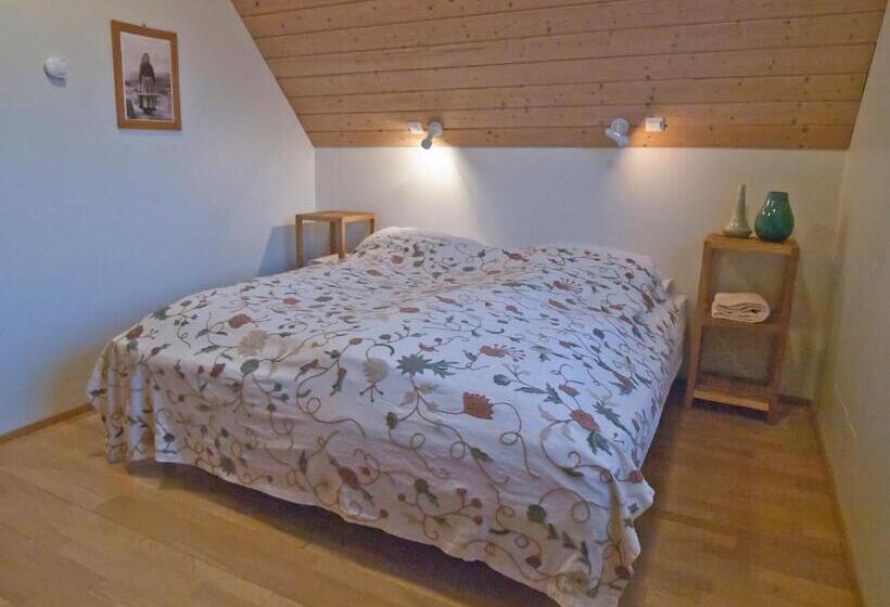 پانسیون Skyrhusid Hi Hostel