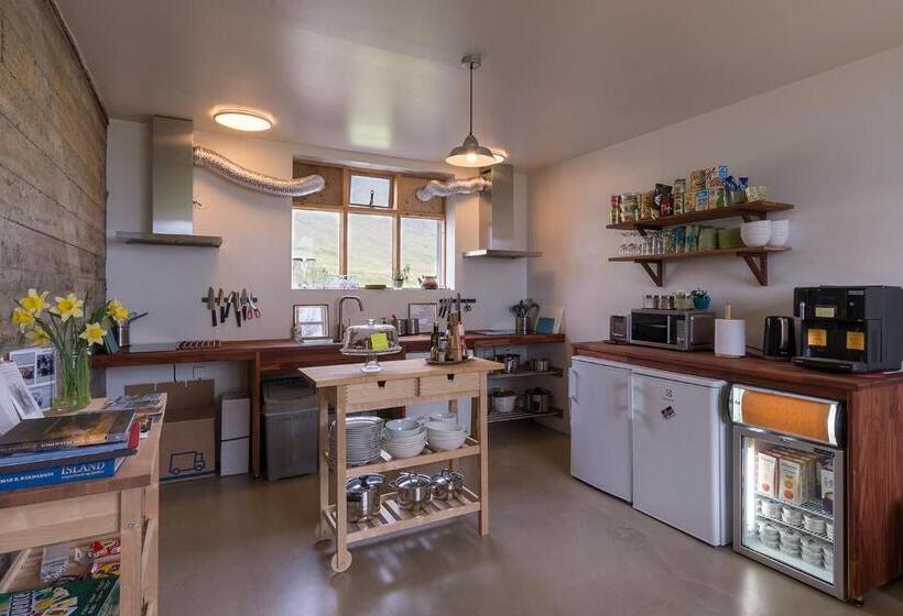 پانسیون Skyrhusid Hi Hostel