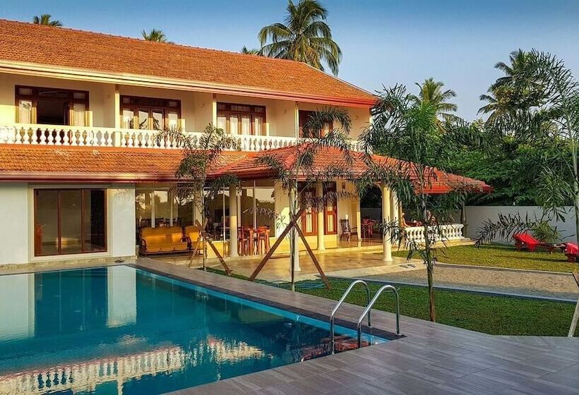 Turtle Paradise Villa & Restaurant