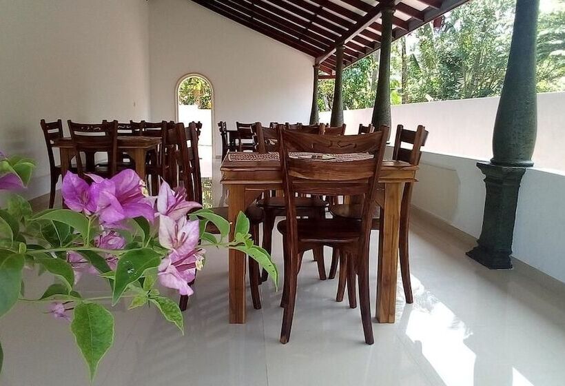 Turtle Paradise Villa & Restaurant