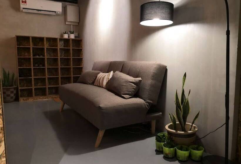 فندق Homy Seafront Hostel