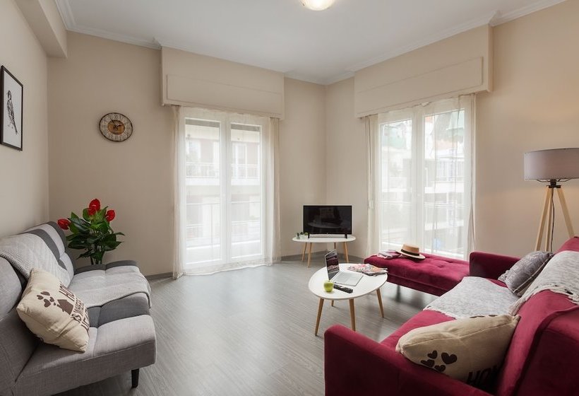 Homely Apartments By Athens Stay