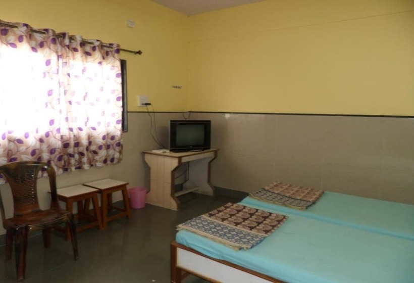 בית מלון כפרי Indira Sagar