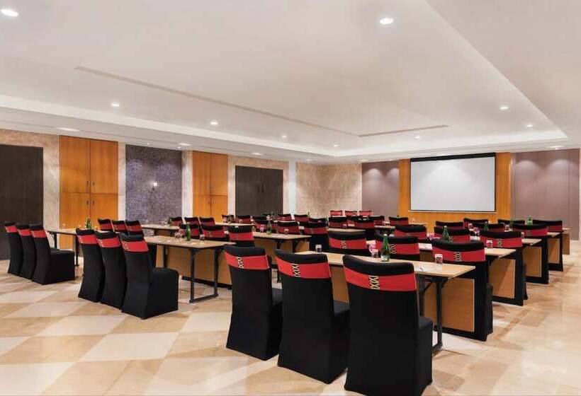 酒店 Ramada Plaza By Wyndham Lucknow