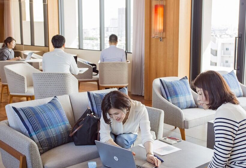 Отель Strata Naha