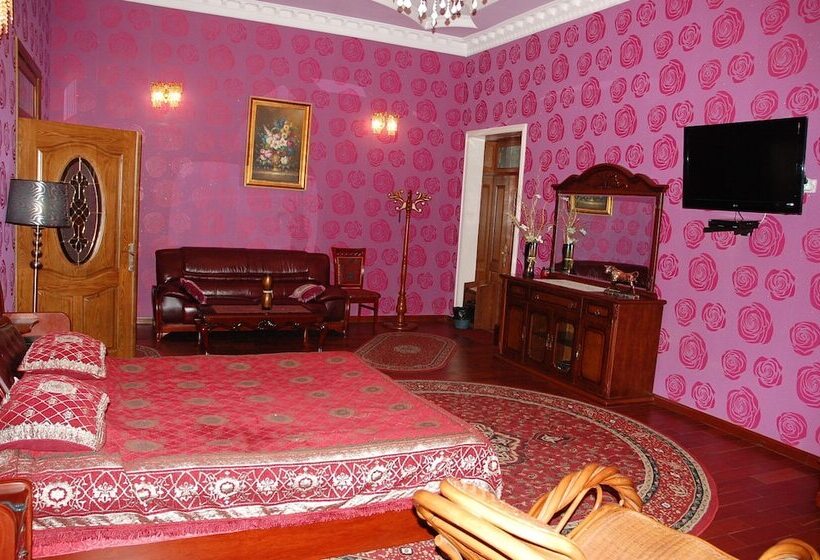 پانسیون Almaz Guest House