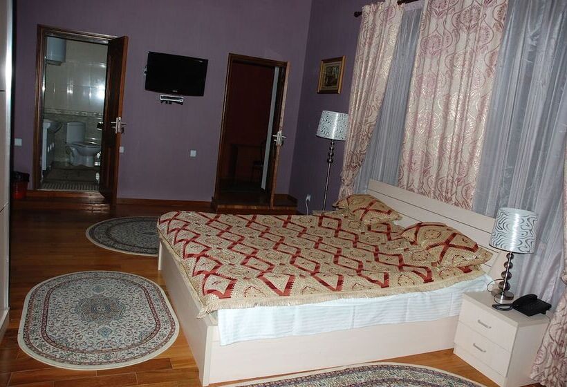 پانسیون Almaz Guest House