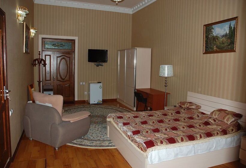 پانسیون Almaz Guest House