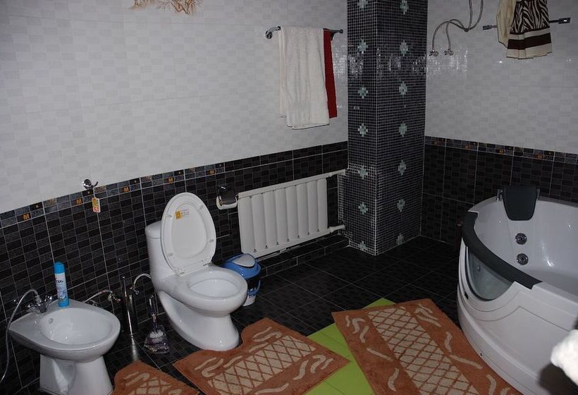 پانسیون Almaz Guest House