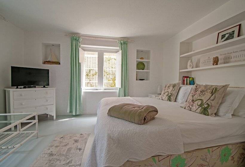 بنسيون Charlotte House